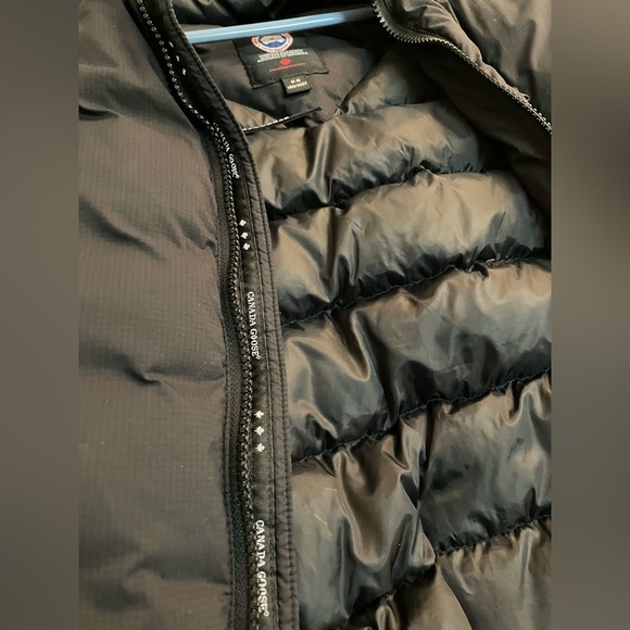 Black Canada Goose jacket size Medium. 9/10 condition - Picture 5 of 7